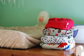 advantages and disadvantages of cloth diapers; pros cons cloth diapers; pros and cons of reusable diapers; cloth diapers advantages and disadvantages